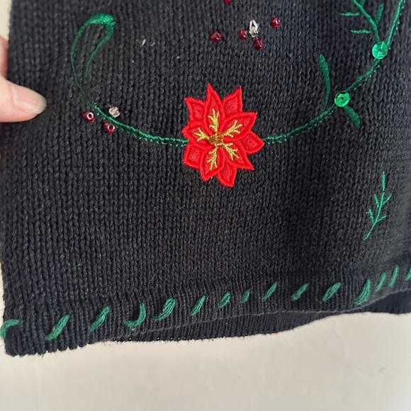 Holiday Editions Christmas Sweater Vest Knit Embroidered Poinsettia Size 1X - Picture 2 of 8